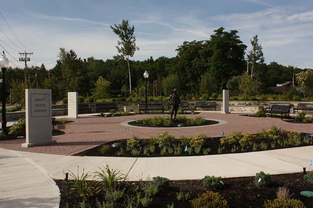 Auburn Veterans Memorial IMG_2511
