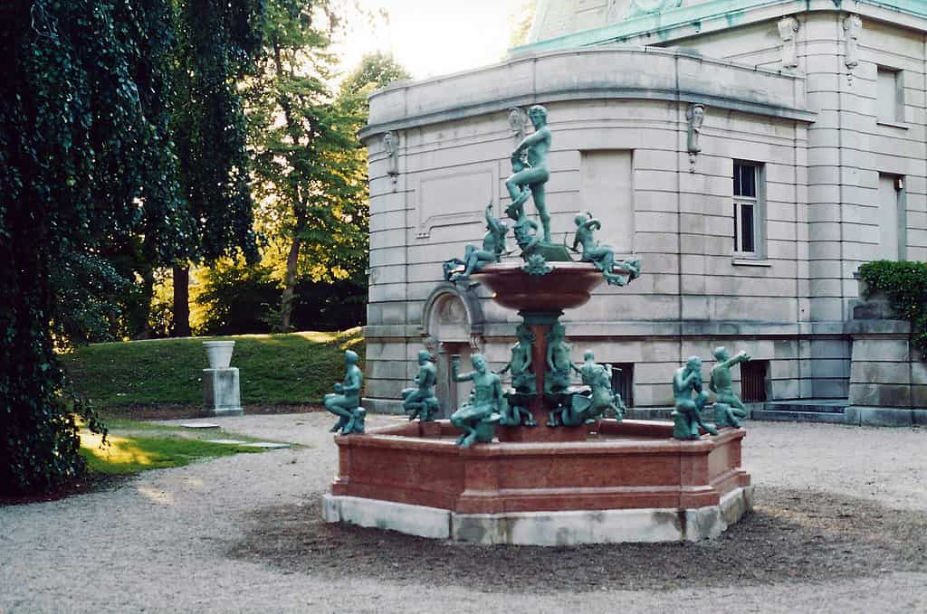 Herculesfountain1 – Copy
